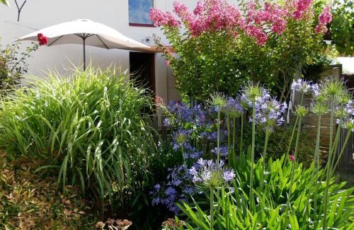 Chateau-Thebaud House | Charming Gîte de Caractère with Garden and Bikes for Families