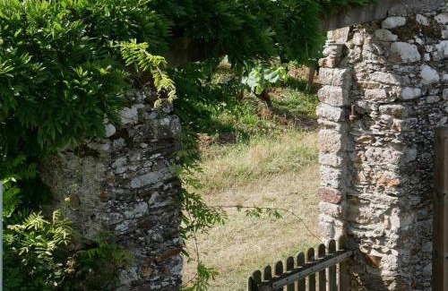 Chateau-Thebaud House | Charming Gîte de Caractère with Garden and Bikes for Families