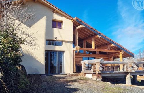 Saint-Jean-Soleymieux House | Inviting Gîte with Scenic Views and Cozy Amenities