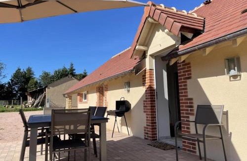 Thiel-sur-Acolin House | Gîte Thiel-sur-Acolin: Ideal Retreat for Families