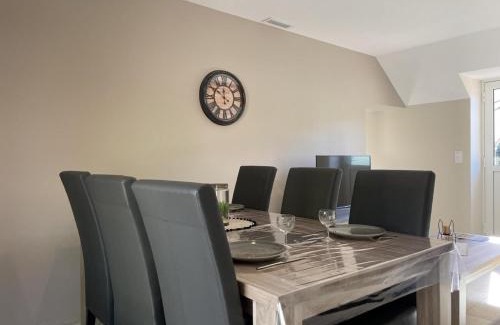 Thiel-sur-Acolin House | Gîte Thiel-sur-Acolin: Ideal Retreat for Families