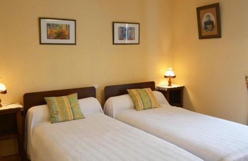 Meauce House | Gîte Vaupillon: Perfect Getaway for Families, 10/10 Rating