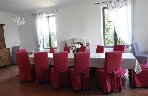 Ecommoy House | Guest Rated 10/10: Gîte de charme au Mans with Garden