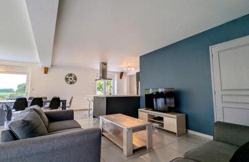 Mosnay House | Relaxing Gîte with Indoor Pool Near Paris: Nature Awaits