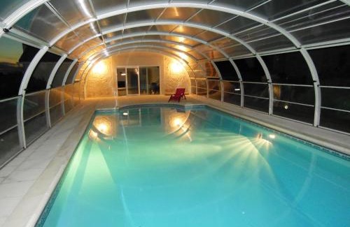 Mosnay House | Relaxing Gîte with Indoor Pool Near Paris: Nature Awaits