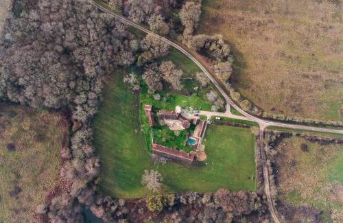 Chalais House | Relaxing Gîte with Pool in Brenne for Nature Lovers
