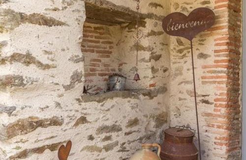 Monnieres House | Charming Gîte with Bikes in Scenic Wine Village Near Clisson