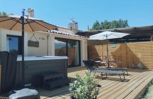 Malaucene House | Gîte de Charme with Private Spa and Oceanfront Views