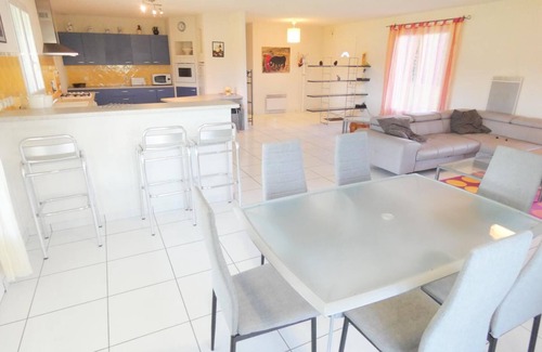 Herm House | Family-Friendly Gîte de Deze - Your Ideal Getaway