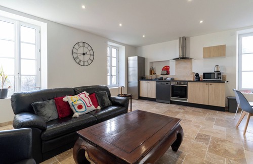 Veigne House | Exceptional Gîte de Fontiville: Pet-Friendly & Spa Retreat
