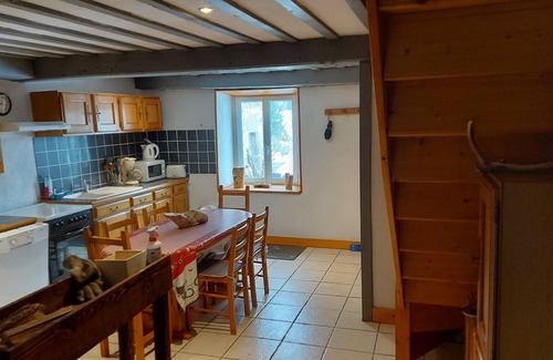 Jeansagniere Cottage | Idyllic Gîte de Montagne: Family-Friendly Retreat in Nature
