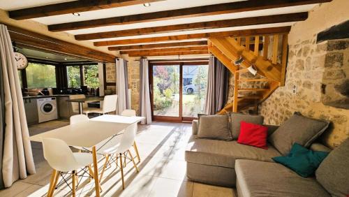 Marcillac-la-Croisille Apartment | Cozy Gîte de France Le Fournil: Child-Friendly Retreat