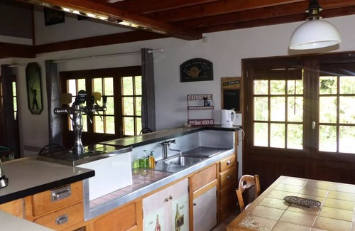 Montaignac-Saint-Hippolyte Villa | Cozy Gîte de France Le Puy de Diane with Spa & Breakfast