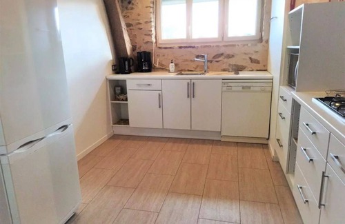 Condat-sur-Ganaveix Villa | Gîte de France: Embrace Nature with Family-Friendly Amenities
