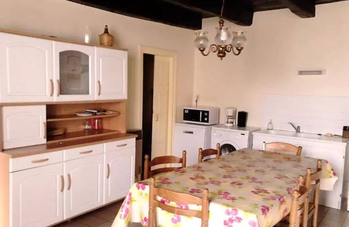 Couffy-sur-Sarsonne Villa | Gîte de France: Family-Friendly Retreat in Couffy-sur-Sarsonne