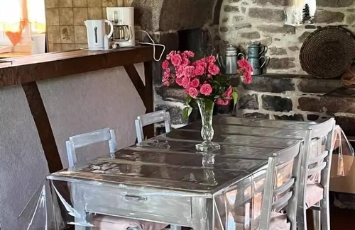 Saint-Martial de Gimel Villa | Comfortable Gîte de France La Bacellerie for 5 Guests