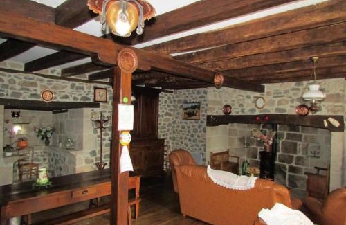 Rilhac-Xaintrie Apartment | Family-Friendly Gîte de France in Rilhac Xaintrie