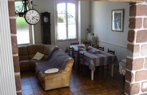 Vars-sur-Roseix Apartment | Family-Friendly Gîte de France in Vars-sur-Roseix