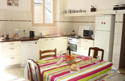 Vars-sur-Roseix Apartment | Family-Friendly Gîte de France in Vars-sur-Roseix