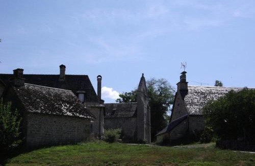 Soudeilles Apartment | Family-Friendly Retreat at Gîte de France à Soudeilles