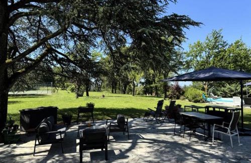Brive-la-Gaillarde Apartment | Gîte de France Pool house 3 épis - Gîte de France 3 personnes MAE-4641