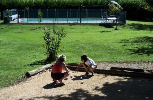 Astaillac Apartment | Family-Friendly Gîte de France: Perfect for 6 Guests
