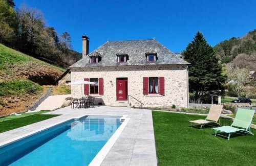 Argentat Apartment | Family-Friendly Gîte de France Le Grand Air du Paradis