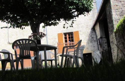 Saint-Robert Apartment | Family-Friendly Gîte de France Le Petit Colibri for 4