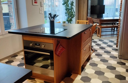 Faye-d'Anjou House | Guest Rated 10/10: Gîte de Groupe for 14 with Spa & Kitchen