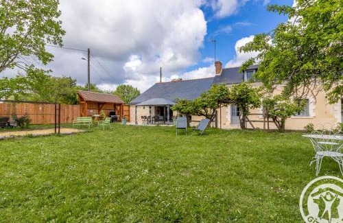 Boce House | Group Getaway Near Chandelais Forest with Game Room & Pool