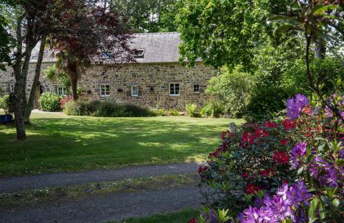 Hopital-Camfrout House | Gîte de Guernevez: Oceanfront Retreat with Private Pool