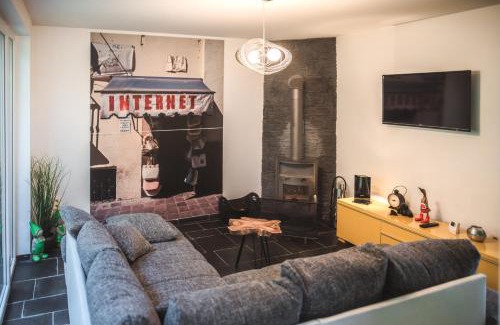 Villers-devant-Orval House | Gîte de Lô d'Or: Pet-Friendly Retreat with Pool Access