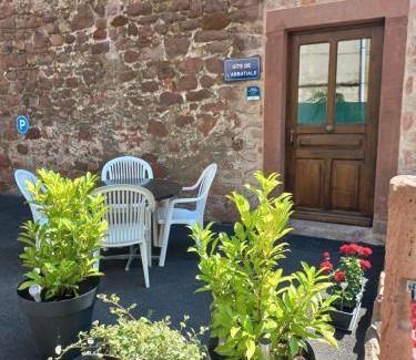 Ebersmunster Apartment | Discover Gîte de l'Abbatiale: Family-Friendly Retreat Near Europa-Park
