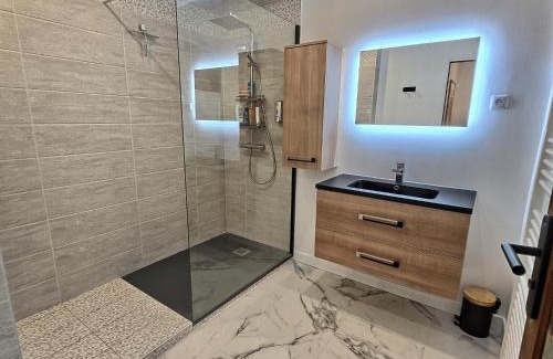 Gerde House | Chic Gîte de l'Adour: Guest Rated 9.8 with Parking
