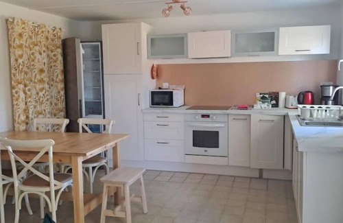 Buzet-sur-Baise House | Inviting Gîte de L'akwaba with Spa & Child-Friendly Amenities
