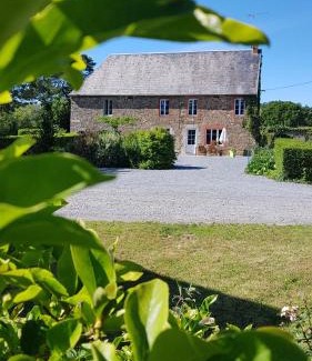 Notre-Dame-de-Cenilly House | Family-Friendly Gîte De L'arthour with Kitchen Access