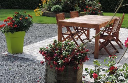 Notre-Dame-de-Cenilly House | Family-Friendly Gîte De L'arthour with Kitchen Access