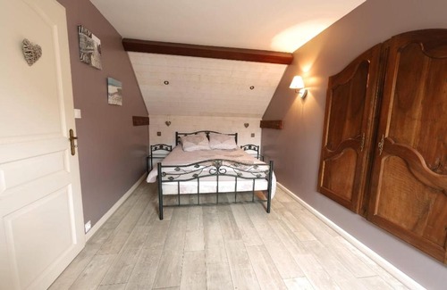 Englesqueville-la-Percee House | Family-Friendly Gîte de la Girouette - Rated 8.3/10