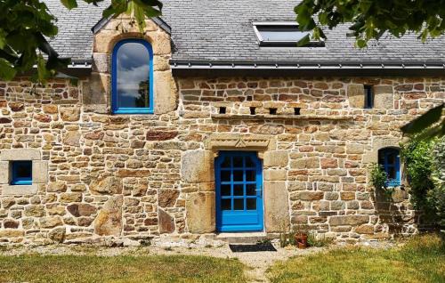 Brech House | Experience Gîte de l'Hirondelle bleue: Family-Friendly Retreat