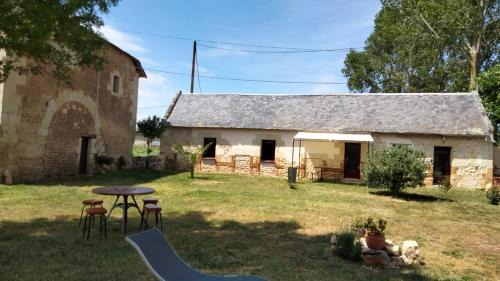Oiron House | Pet-Friendly Retreat at Gîte de l'Octroy Poitou - Rated 9.4