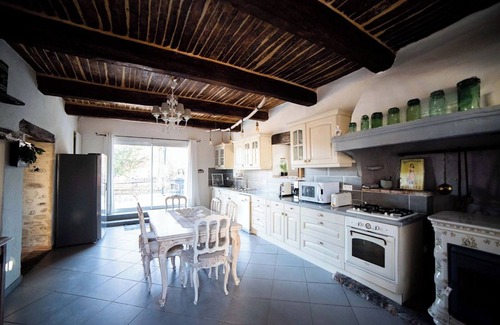 Valensole Cottage | Family-Friendly Retreat at Gîte de l'Olivier Awaits