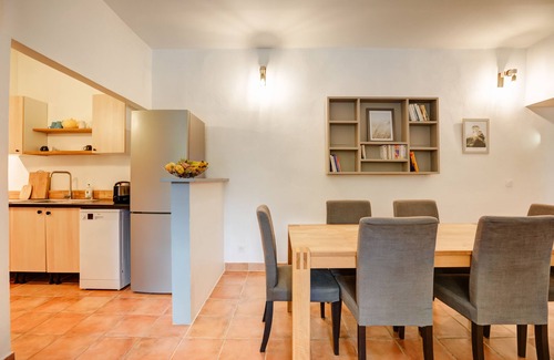 Pont-Saint-Esprit Apartment | Discover Gîte de la Cour: Pool, Breakfast & Family Friendly