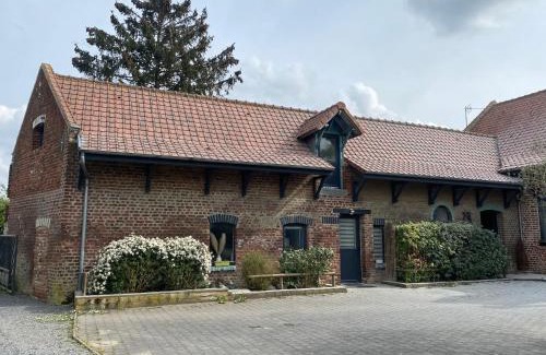 Ennetieres-en-Weppes House | Gîte de la Carnoy: Family-Friendly Stay with High Ratings