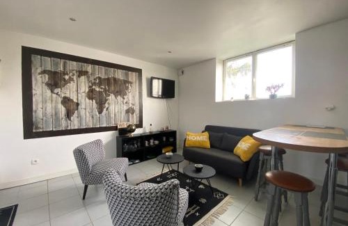 Ennetieres-en-Weppes House | Gîte de la Carnoy: Family-Friendly Stay with High Ratings