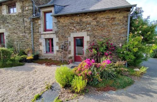 La Croix-Hellean Bed & Breakfast | Gîte de la croix