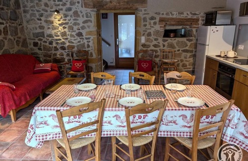 Montrottier House | Gîte de la Farge: Family-Friendly Retreat in Montrottier