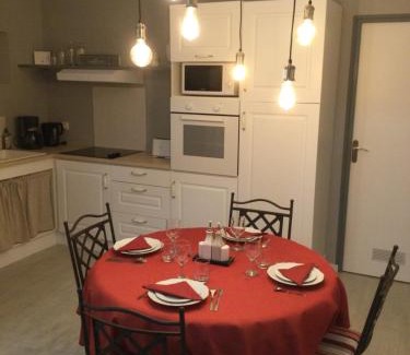 Epiniac House | Kid-Friendly Retreat at Gîte de la Fresnais - Rated 9.6/10