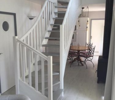 Epiniac House | Kid-Friendly Retreat at Gîte de la Fresnais - Rated 9.6/10