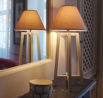 La Charite-sur-Loire Apartment | Charming Gîte de la Galerie du Pont with Family-Friendly Dining