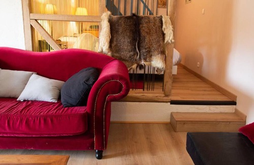 Saint-Pardoux Apartment | Pet-Friendly Retreat at Gîte de la Grange - Family Welcoming